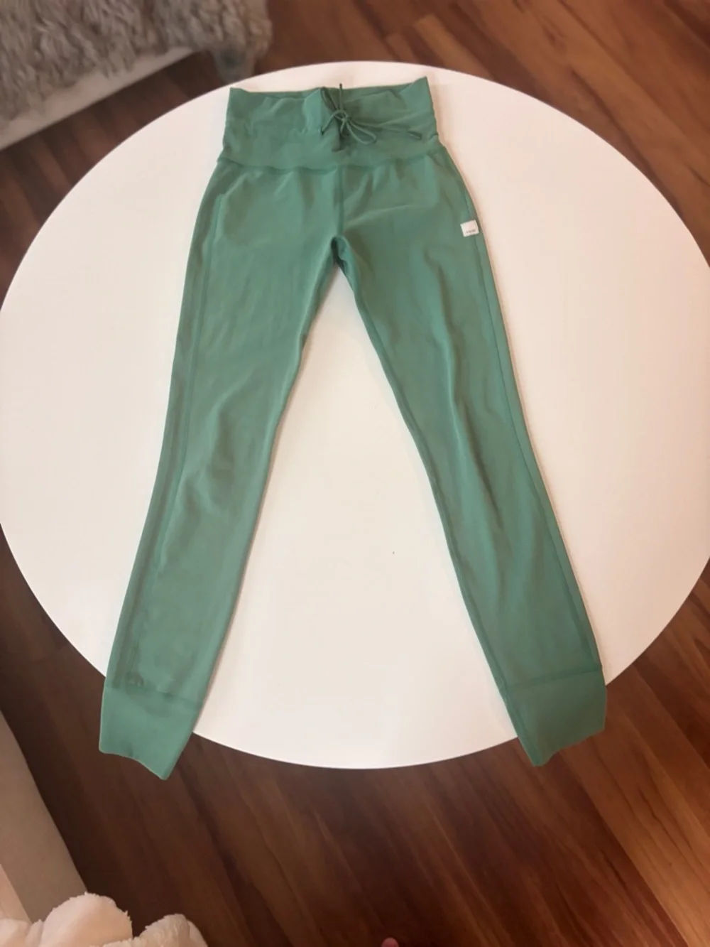 Vuori Yosemite Bra + Leggings - Picture 11 of 13